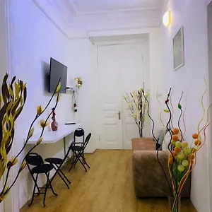 https://apartament-old-yard.alltbilisihotels.com